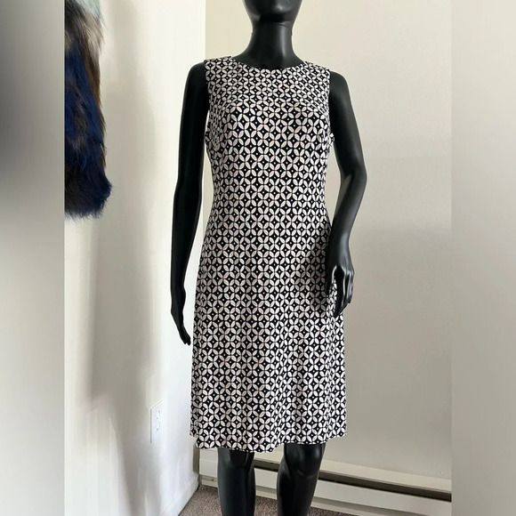 TOMMY HILFIGER Patterned Dress​ - Picture 1 of 6